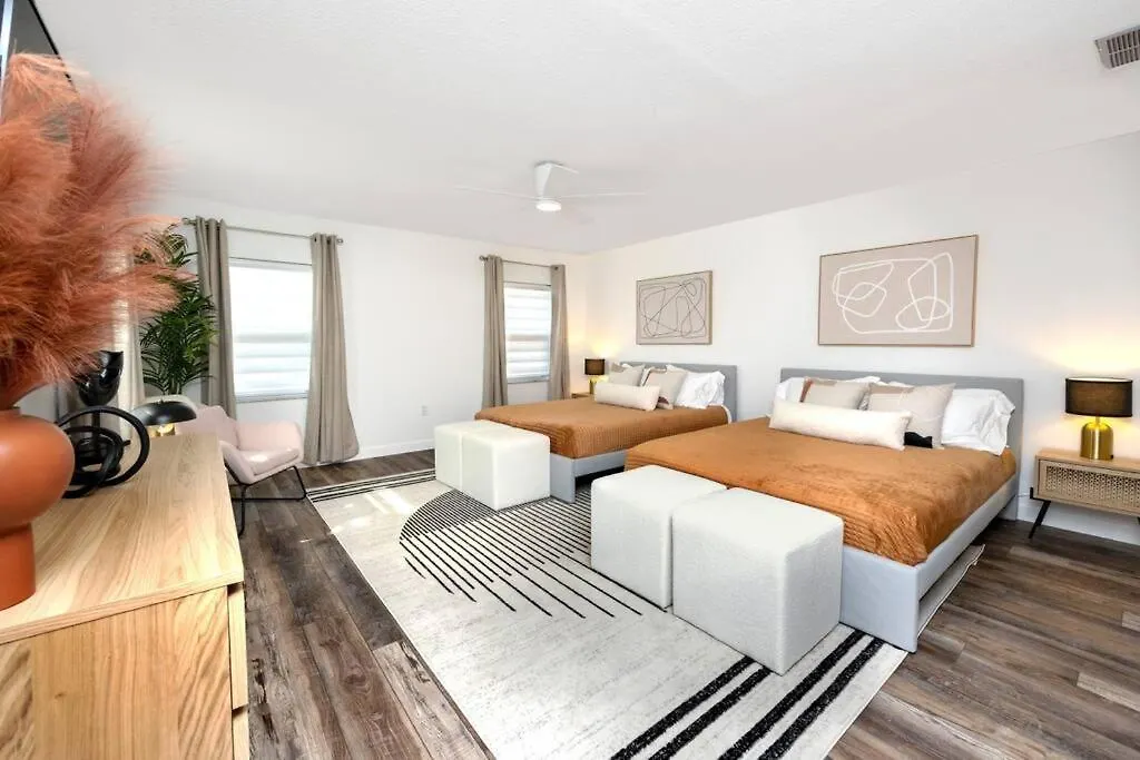 New! Clearwater Cabana - Incredible Home With Private Heated Pool Holiday home