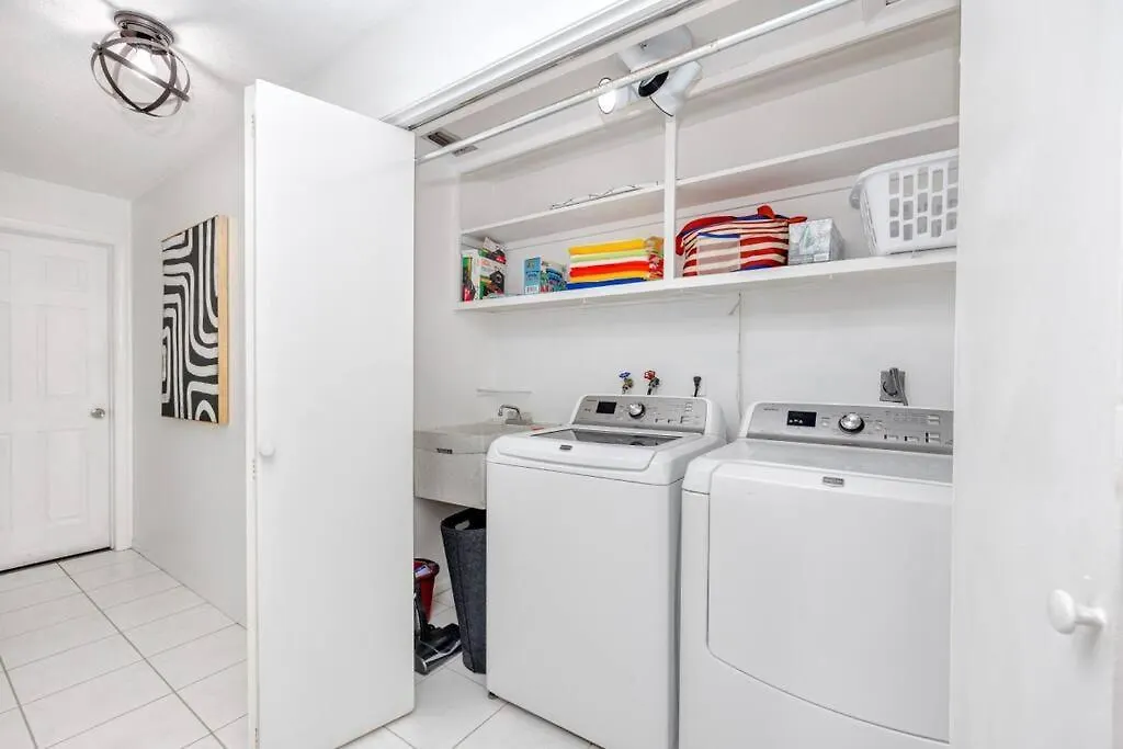 New! Clearwater Cabana - Incredible Home With Private Heated Pool Holiday home