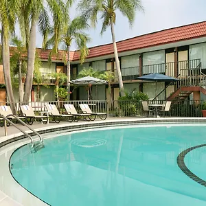 2* Hotel Days By Wyndham Clearwater/central