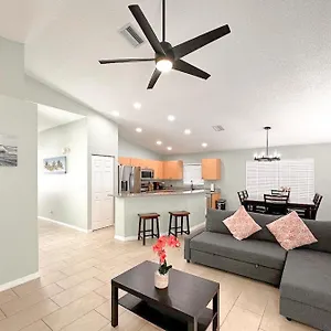  Holiday home Simple House 5 Beds 4 Baths Near Beach
